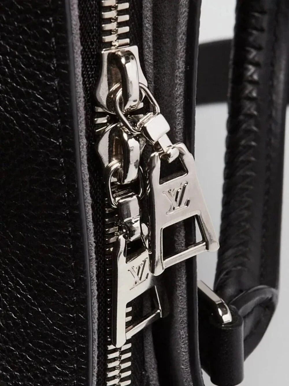 Louis Vuitton Black Mahina Leather Haumea Shoulder Bag